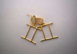 Meandres Golden Drop Earrings